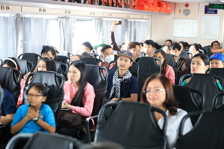 Tàu cao tốc cánh ngầm Greeelines